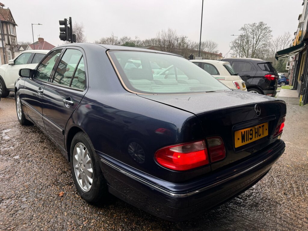 Mercedes-Benz E Class 2.0 E200 Elegance Saloon 230 Blue #5