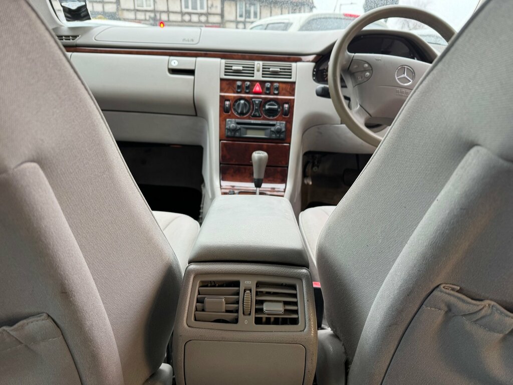 Mercedes-Benz E Class 2.0 E200 Elegance Saloon 230 Blue #11