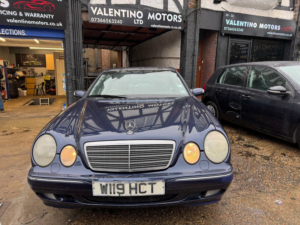 Mercedes-Benz E Class 2.0 E200 Elegance Saloon 230 Blue #2