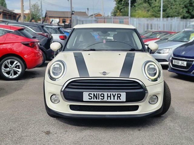 Mini Hatch 1.5 One Classic Hatchback Euro 6 SN19HYR White #2