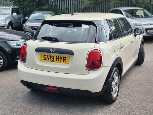Mini Hatch 1.5 One Classic Hatchback Euro 6 SN19HYR White #5