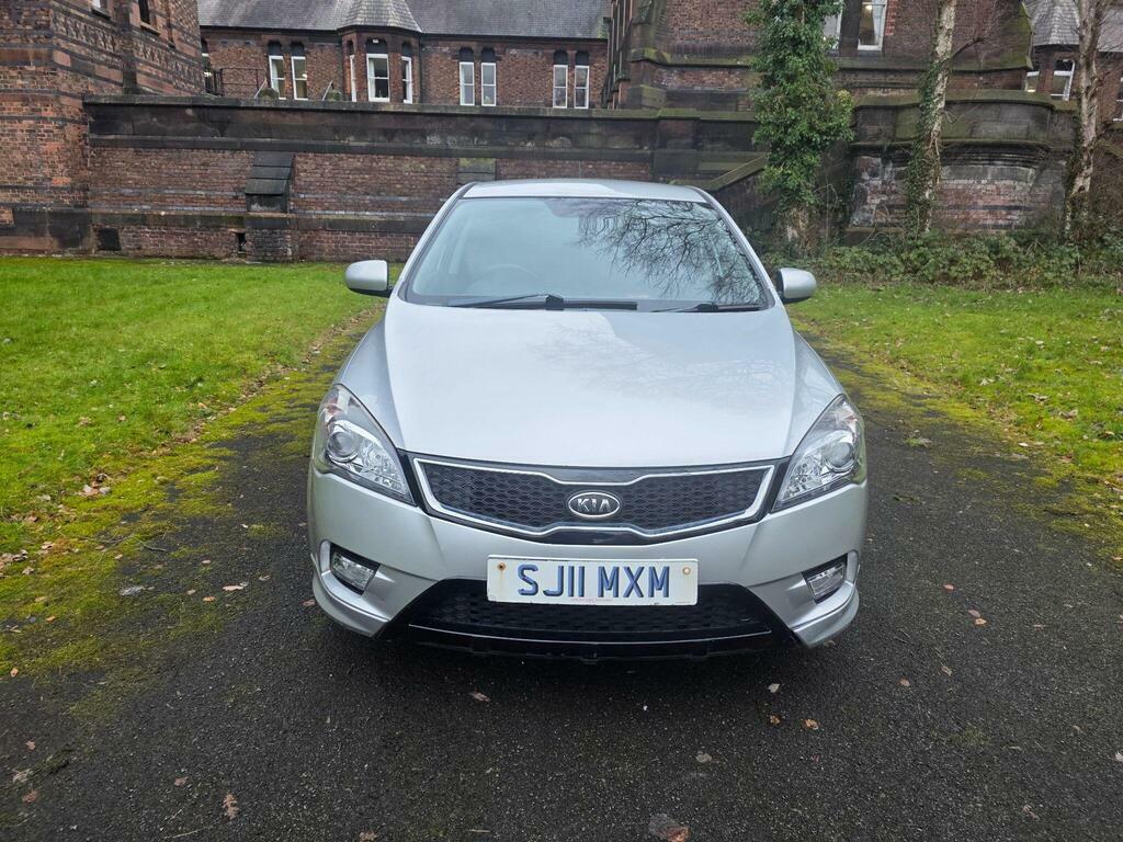 Kia Ceed 1.6 Crdi 3 Hatchback Silver #2
