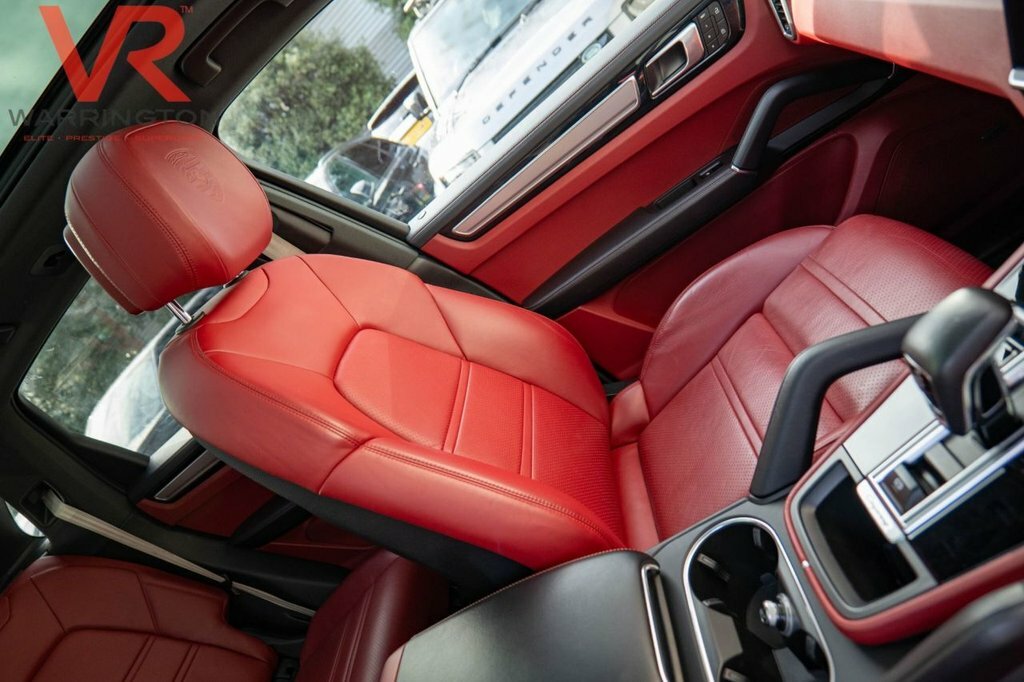 Porsche Cayenne 3L Platinum Edition PY72HZB White #3