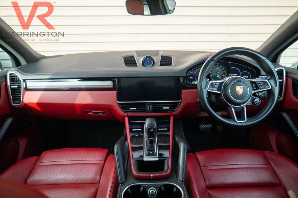Porsche Cayenne 3L Platinum Edition PY72HZB White #2