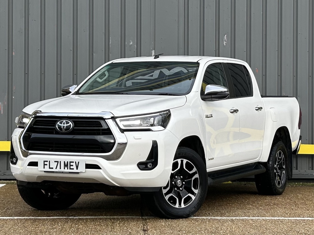 Toyota HILUX D-4d Invincible Pickup 2.4 Pickup Ma FL71MEV White #3