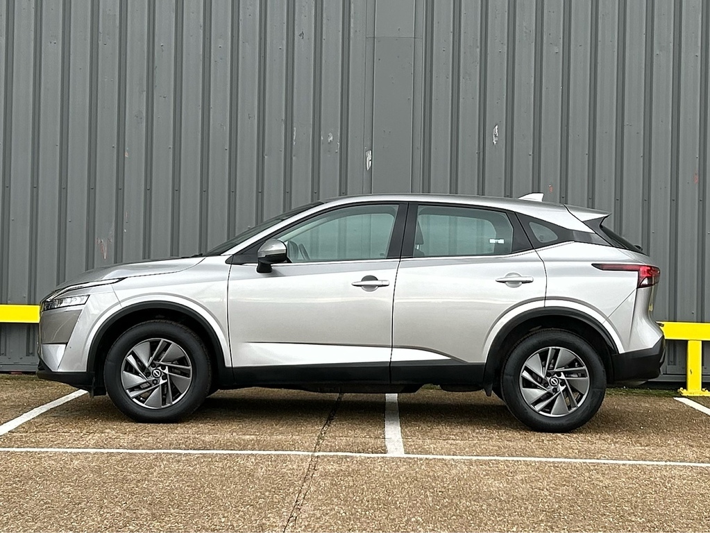Nissan Qashqai Dig-t Mhev Acenta Premium Suv 1.3 Hy DV72JVX Silver #4