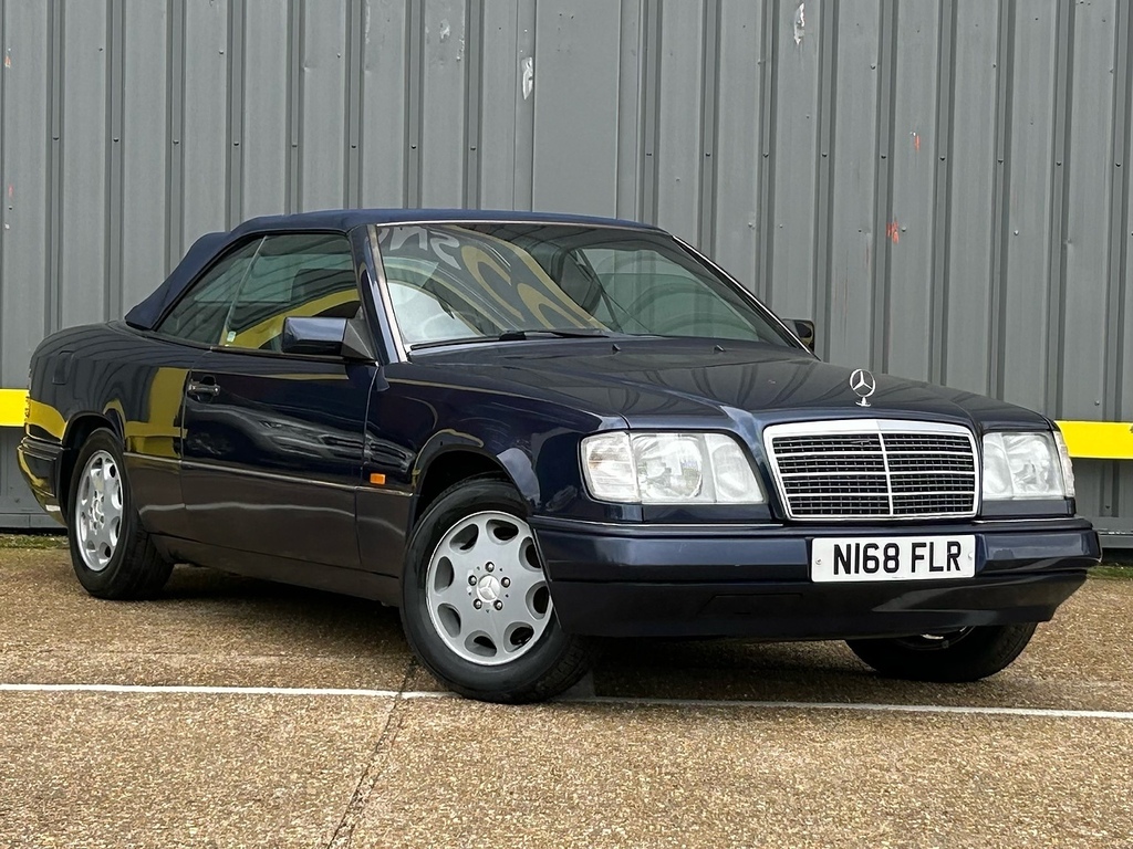 Mercedes-Benz 220 Saloon 2.2 Blue #2