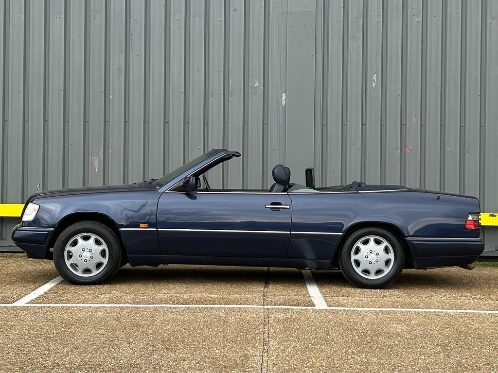 Mercedes-Benz 220 Saloon 2.2 Blue #6