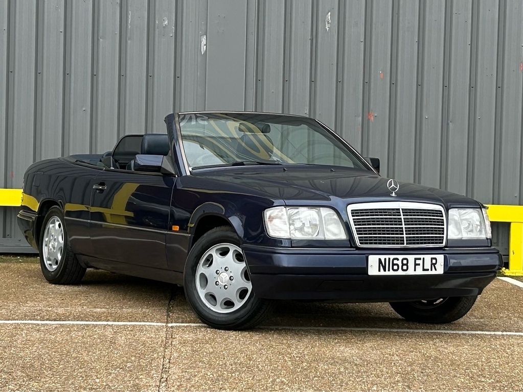Mercedes-Benz 220 Saloon 2.2 Blue #5