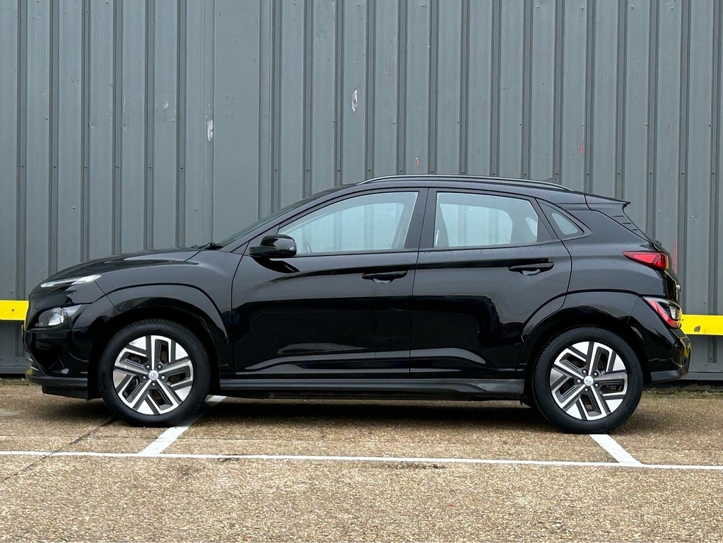Hyundai Kona Se Connect Suv 0.0 LD22CVS Black #5