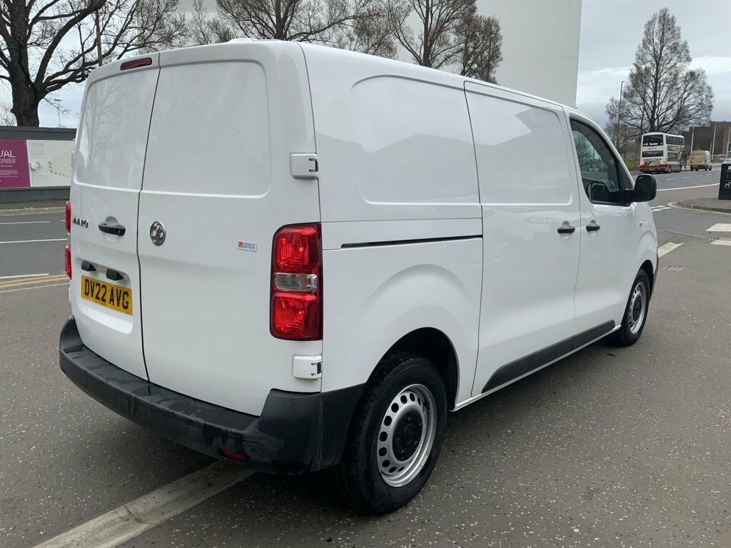 Vauxhall Vivaro 1.5L Dynamic 6Dr DV22AVG White #6
