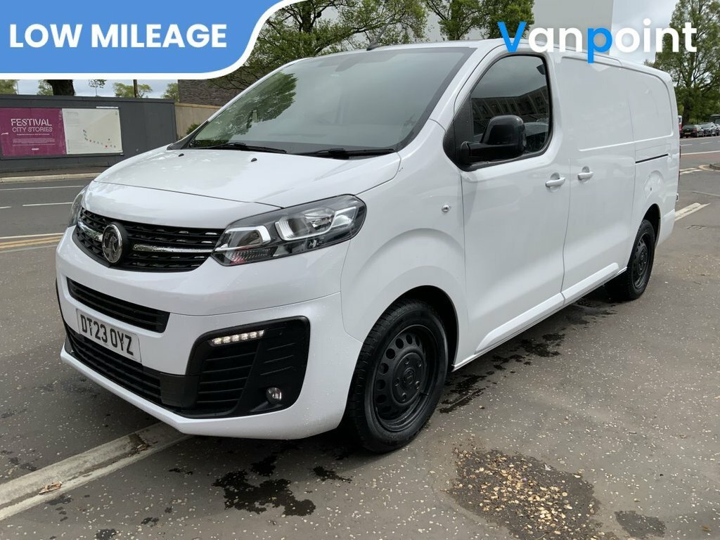 Vauxhall Vivaro 1.5L Pro 6Dr DT23OYZ White #3