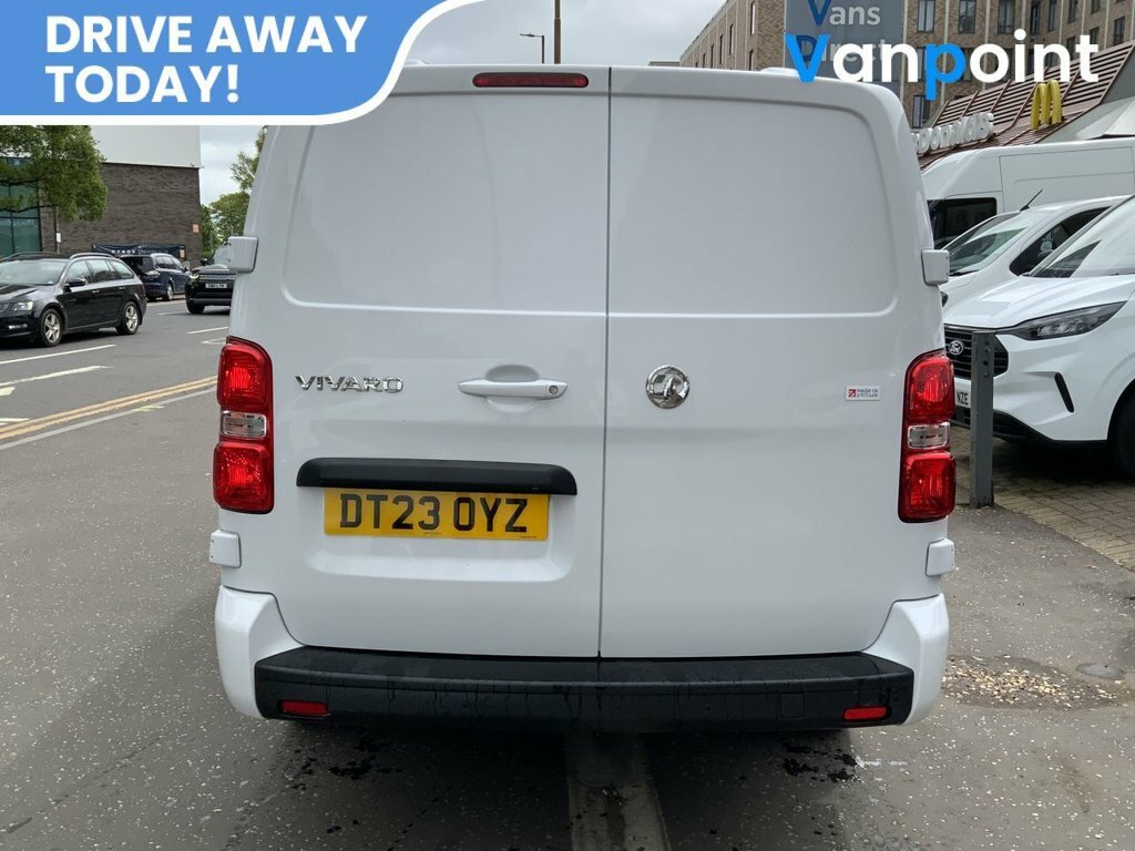 Vauxhall Vivaro 1.5L Pro 6Dr DT23OYZ White #5
