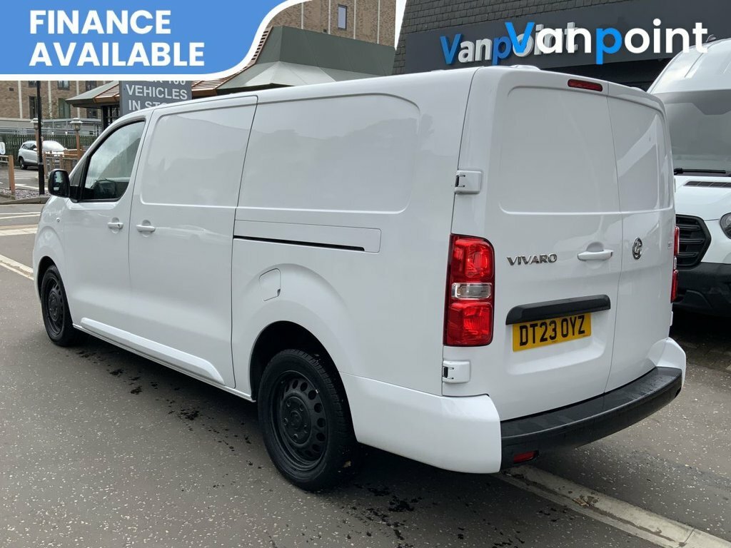 Vauxhall Vivaro 1.5L Pro 6Dr DT23OYZ White #4