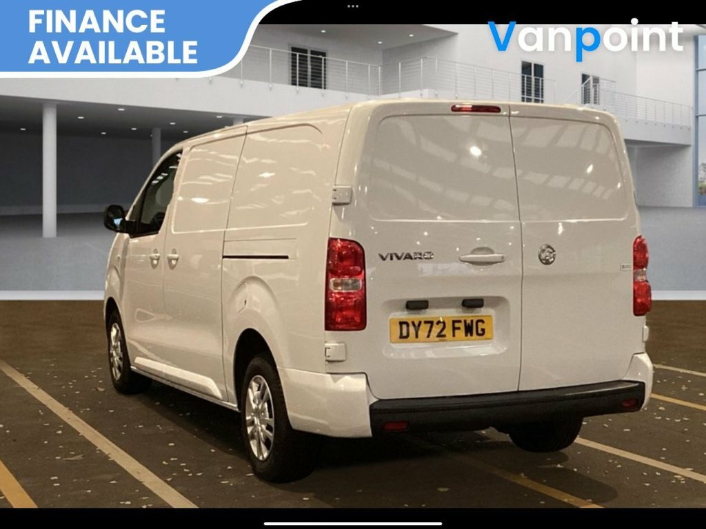 Vauxhall Vivaro 1.5L Sportive 6Dr DY72FWG White #3