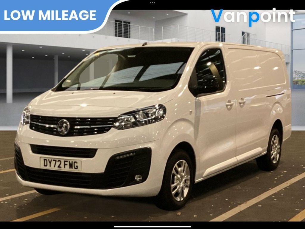 Vauxhall Vivaro 1.5L Sportive 6Dr DY72FWG White #2