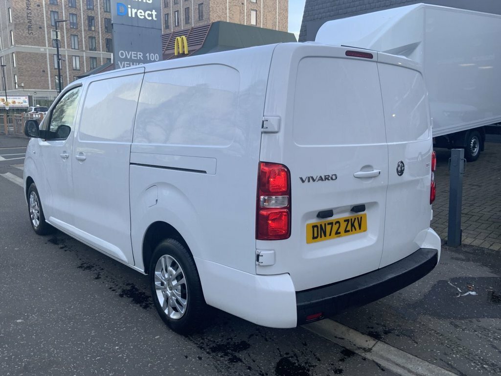 Vauxhall Vivaro 1.5L Sportive 6Dr DN72ZKV White #4
