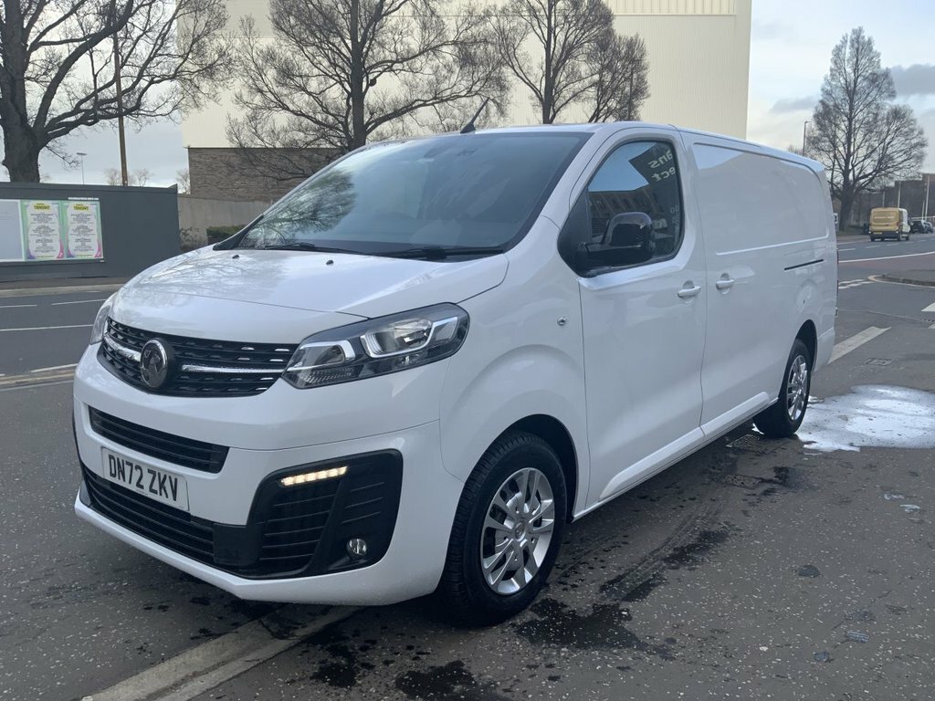 Vauxhall Vivaro 1.5L Sportive 6Dr DN72ZKV White #3