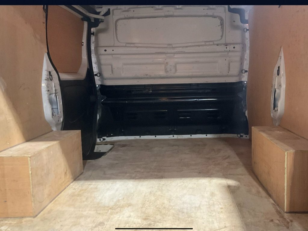 Renault Trafic 2L Business FD21YBF White #3