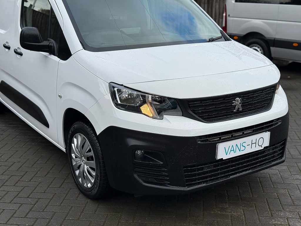 Peugeot Partner Mpv WU21ZCF White #5