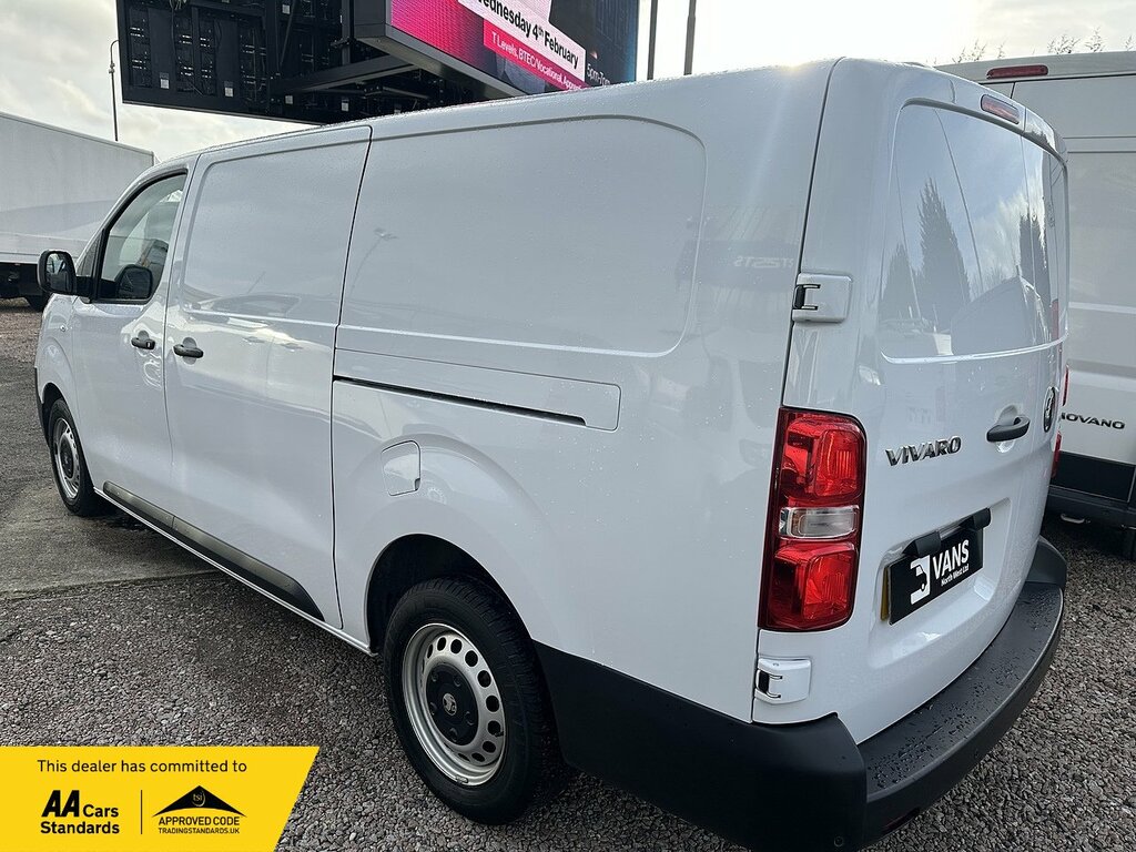 Vauxhall Vivaro Turbo D Prime DS24LFA White #4