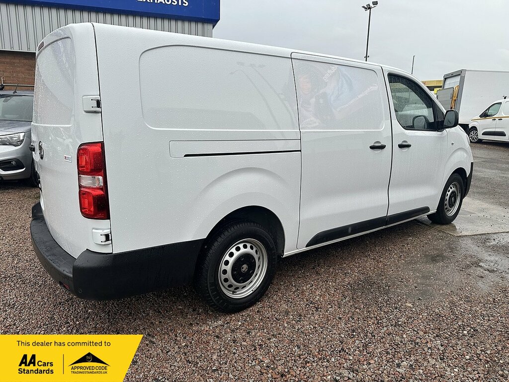Vauxhall Vivaro Turbo D Prime DN24YYU White #2