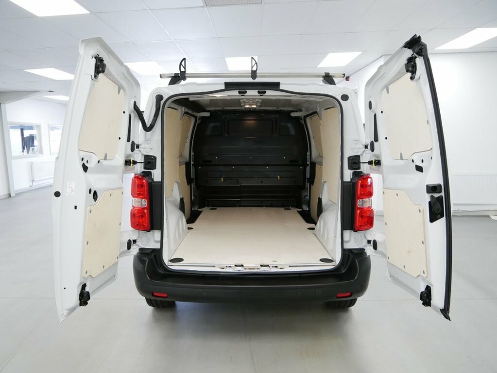 Toyota PROACE 2L 2.0D Icon Medium Panel Van 6Dr Mw PJ24VNS White #3
