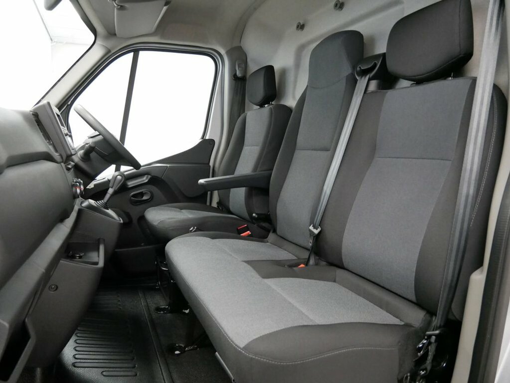 Nissan InterStar 2.3L Dci 35 Tekna Panel Van Fwd L2 Silver #5