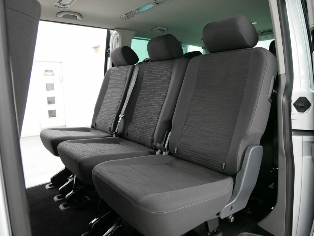 Volkswagen Transporter Shuttle 2L 2.0 Tdi Se Minibus Double Cab Dsg Lw GL70UWB Silver #3