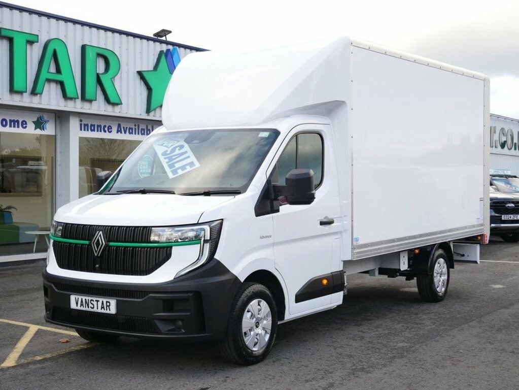 Renault Master Mpv White