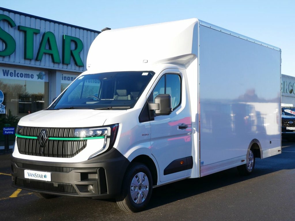 Renault Master Mpv White