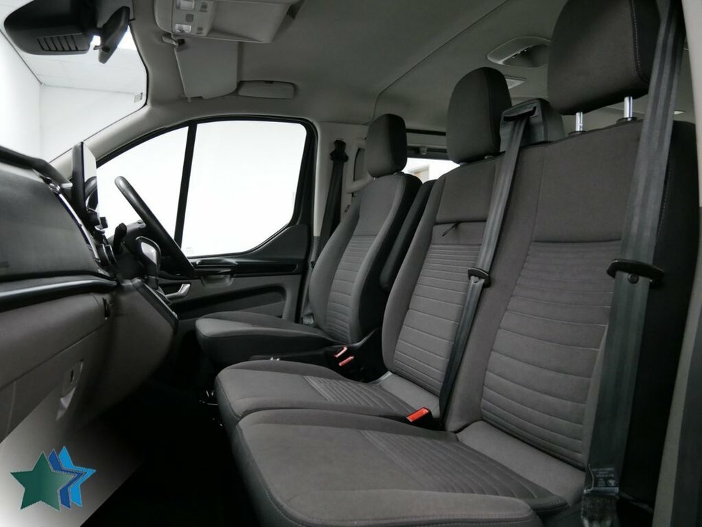 Ford Tourneo Custom 2L 2.0 320 Ecoblue Titanium Minibus Double Cab DY72YHK White #5