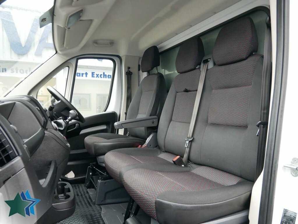 Peugeot Boxer 2.2L Bluehdi 335 Built For Business Luton Dies CP72MYF White #3