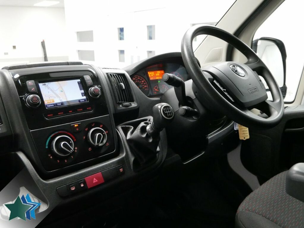 Vauxhall Movano 2.2L Cdti 3500 Biturbo Dynamic Panel Van Diese White #3