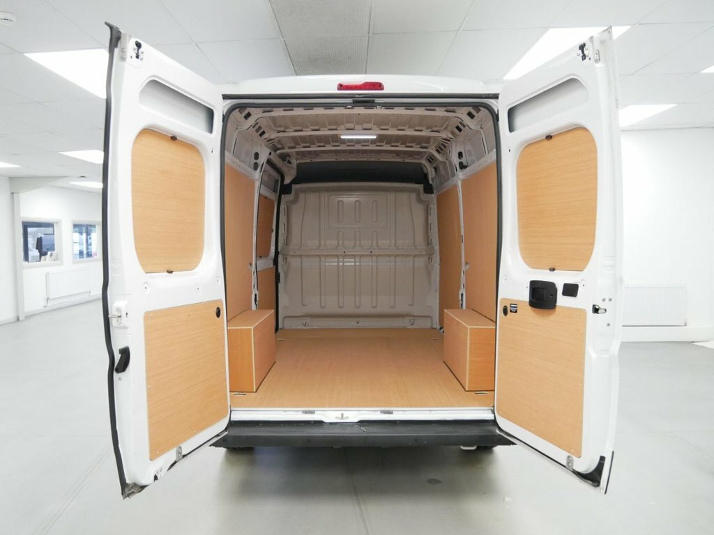 Vauxhall Movano 2.2L Cdti 3500 Biturbo Dynamic Panel Van Diese White #2