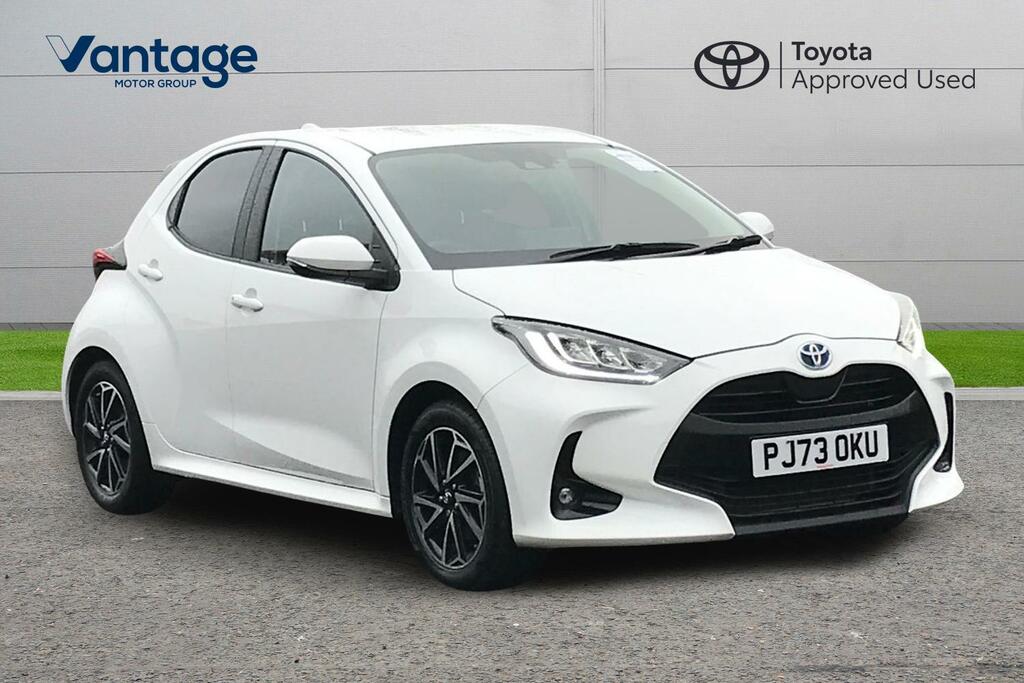 Toyota Yaris 1.5 Vvt-h Design E-cvt Euro 6 Ss White