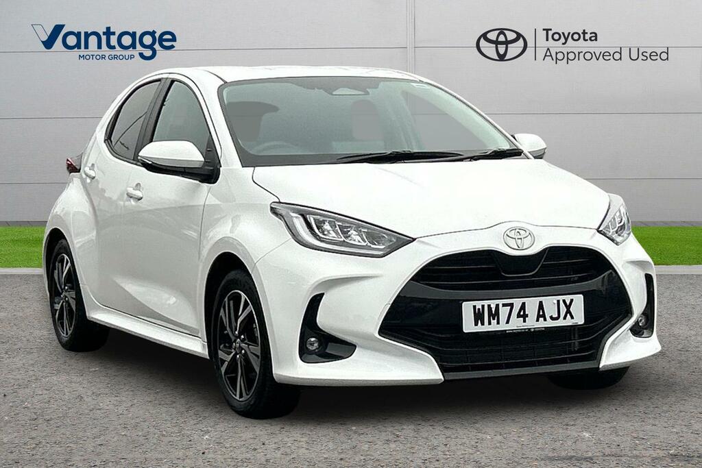 Toyota Yaris 1.5 Vvt-h Design E-cvt Euro 6 Ss White