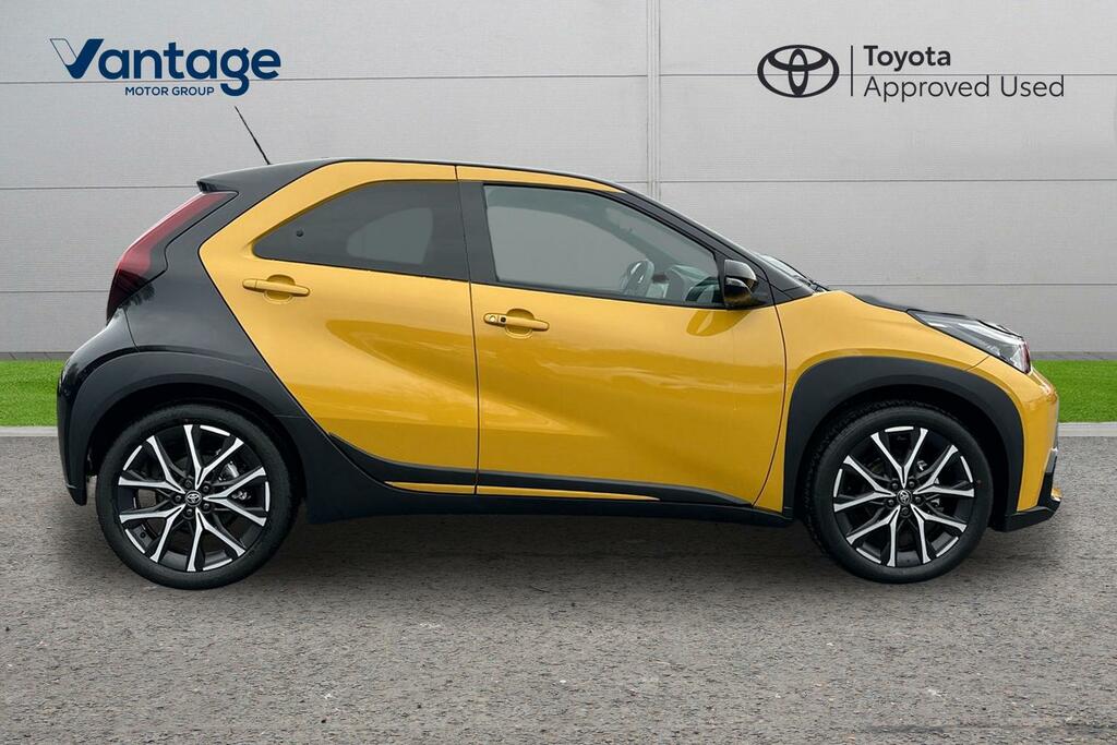 Toyota Aygo X 1.5H Gr Sport Cvt Euro 6 Ss Yellow #2
