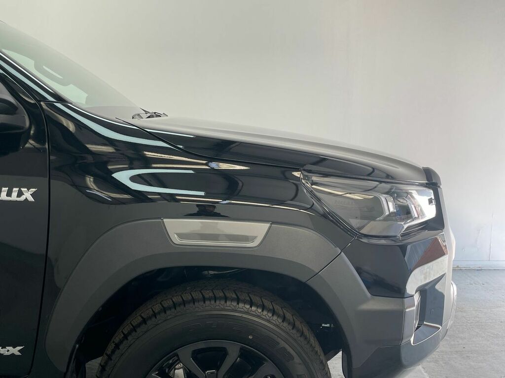 Toyota HILUX Invincible X Dcab Pick Up 2.8 D-4d Black #6
