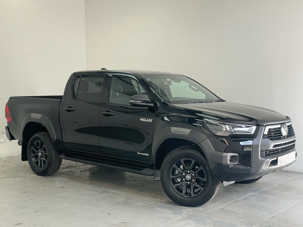 Toyota HILUX Invincible X Dcab Pick Up 2.8 D-4d Black