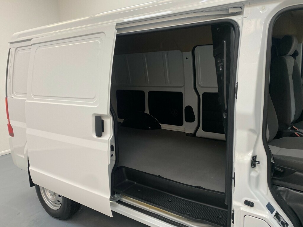 DFSK EC35 60Kw 39Kwh 62Mph White #5