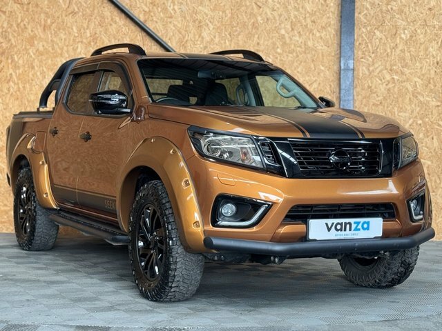 Nissan Navara 2.3 Dci Tekna Pickup Double Cab 4W Orange #4