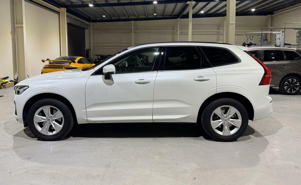 Volvo XC60 2.0 B5 Mhev Momentum Awd Euro 6 Ss YJ22YJY White #4