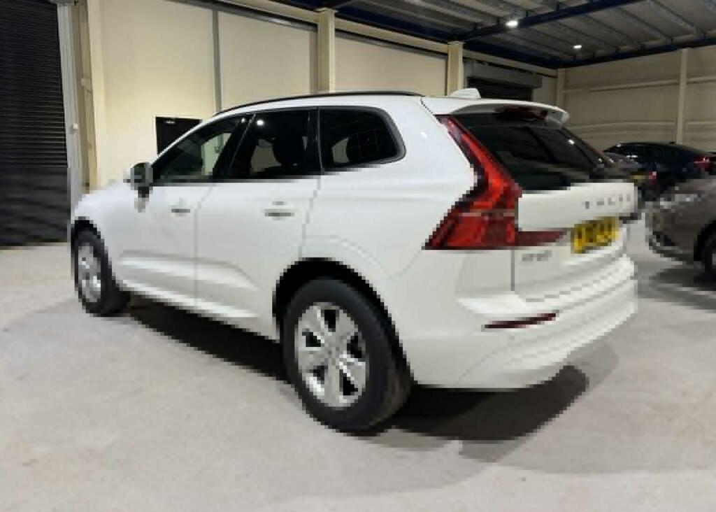 Volvo XC60 2.0 B5 Mhev Momentum Awd Euro 6 Ss YJ22YJY White #3