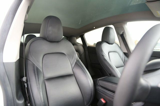 Tesla Model Y 2022 Dual Motor Long Range Suv XGZ2147 White #4