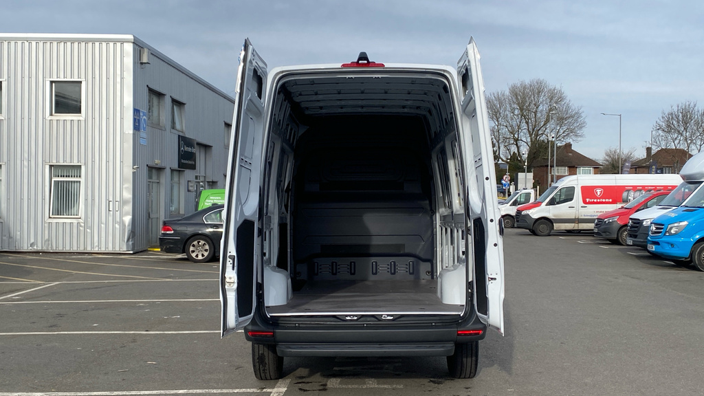 Mercedes-Benz eSprinter Pro White #3