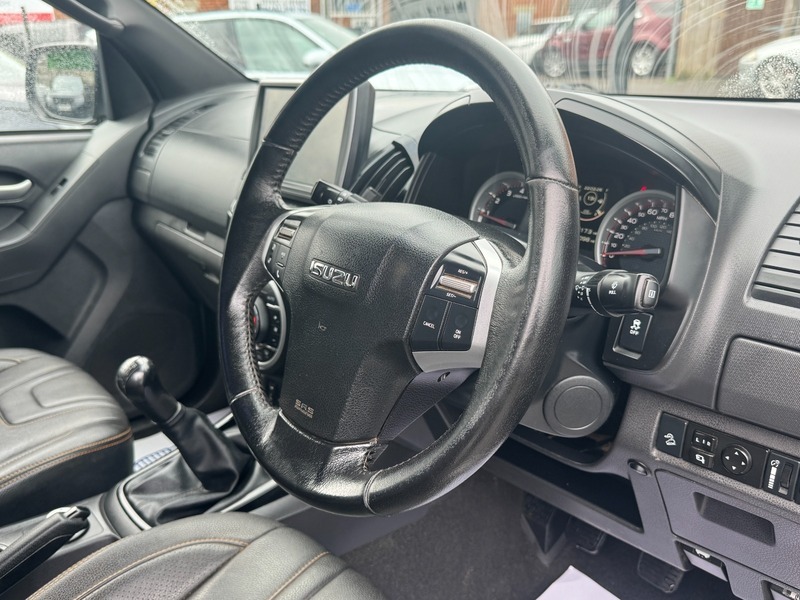 Isuzu Rodeo Blade Dcb No Vat White #41