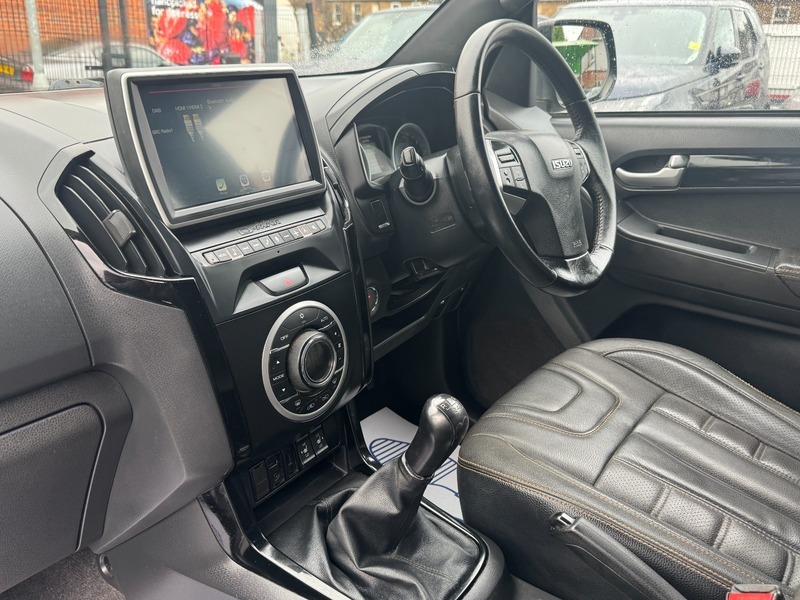 Isuzu Rodeo Blade Dcb No Vat White #32