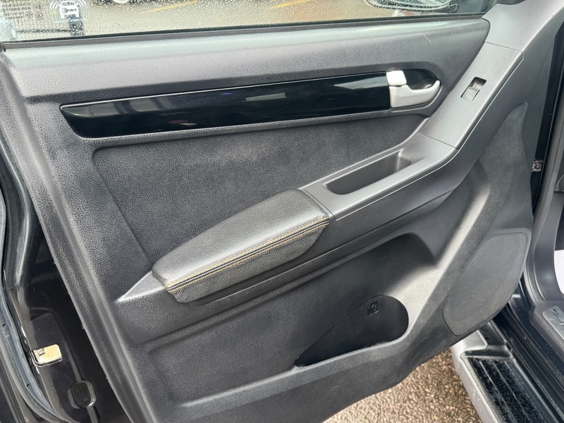Isuzu Rodeo Blade Dcb No Vat White #45
