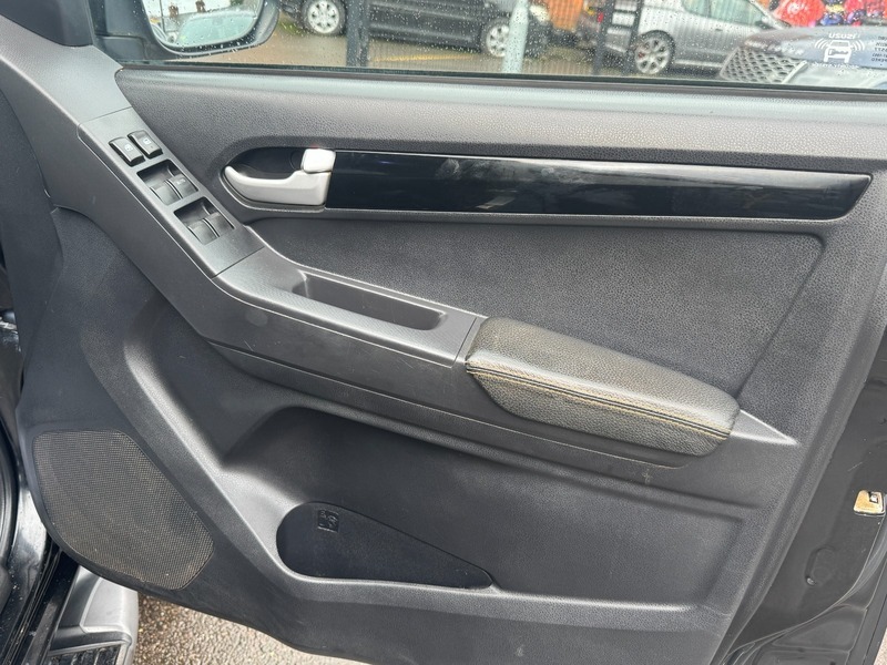Isuzu Rodeo Blade Dcb No Vat White #44